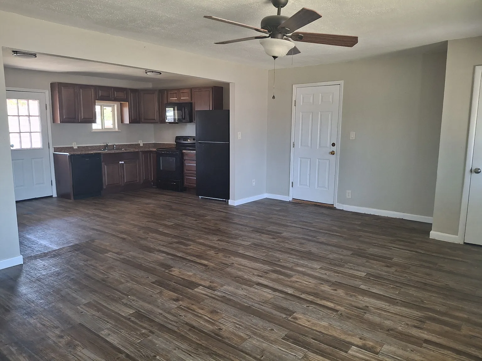 4101 Avondale Ave — Photo 3