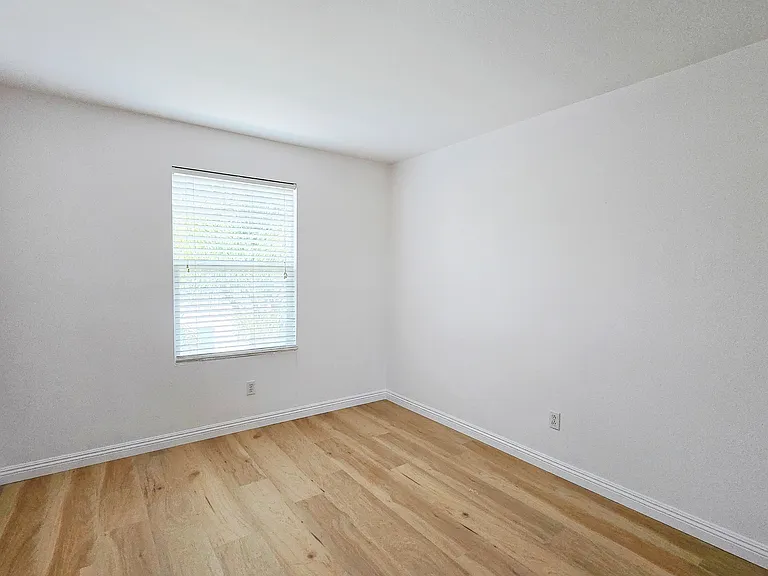34619 Chinaberry Dr — Photo 22