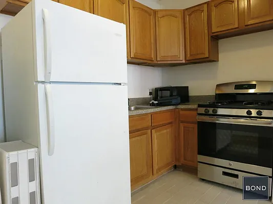 Rented by Bond New York | media 22