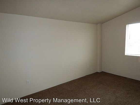4th image of 1507 NW Harwood Ave