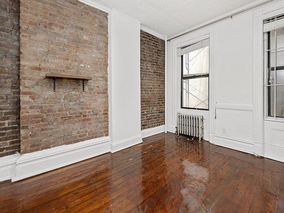 2nd image of 29 Bedford St #4