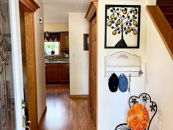 3rd image of 6550 Birchview Dr N