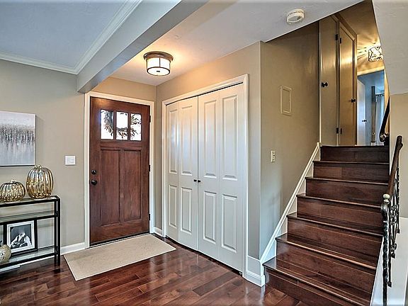 2nd image of 2811 Gibson Dr