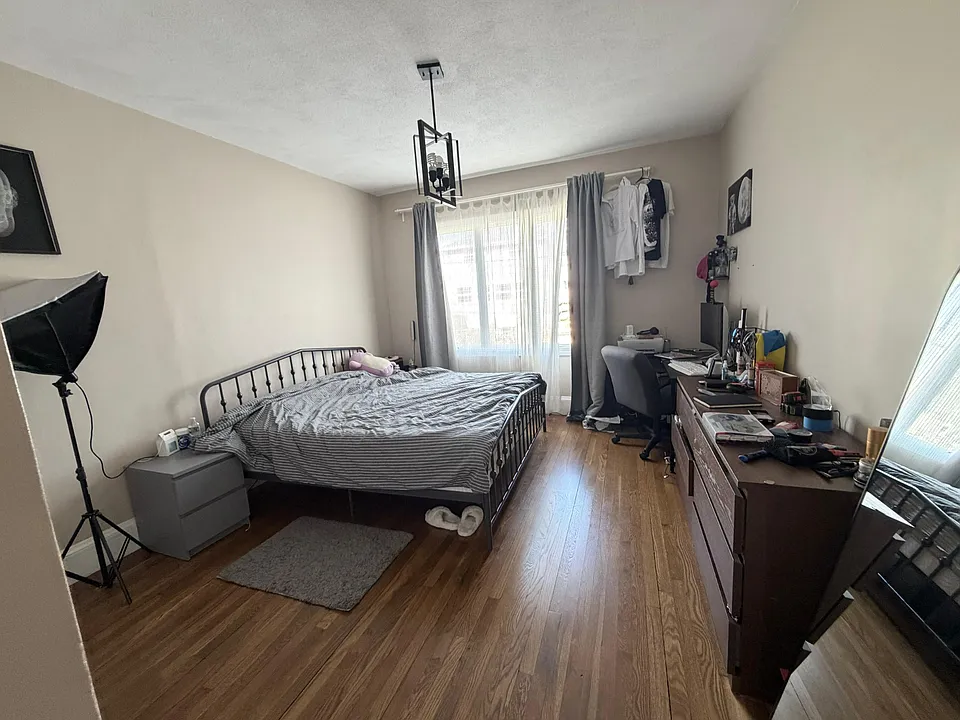 72 Arlington Ave #1
