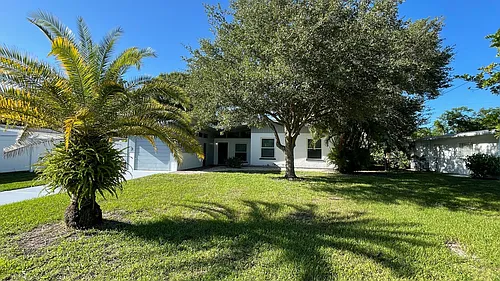 2832 Bay St Photo 1