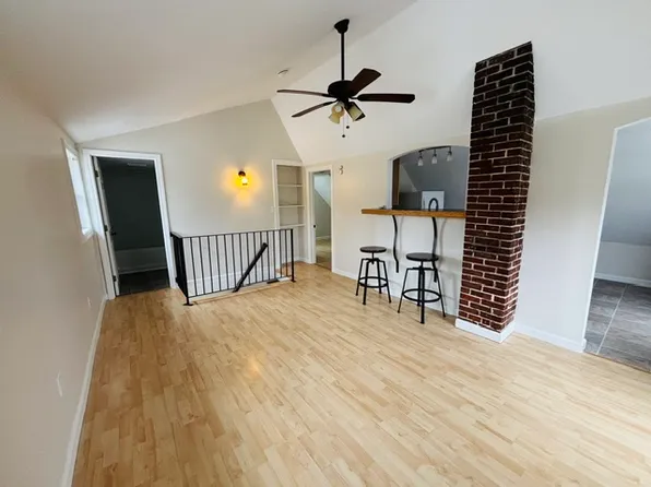 21 Haskell St APT 3, Westbrook, ME 04092