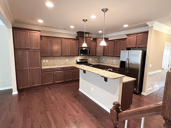 3rd image of 2124 Junewood Ln