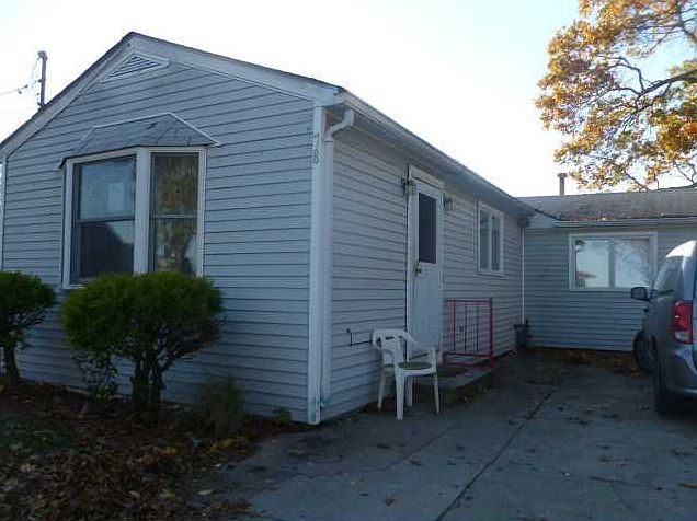 1st image of 78 Namquid Dr