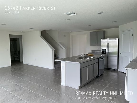 4th image of 16742 Parker River St