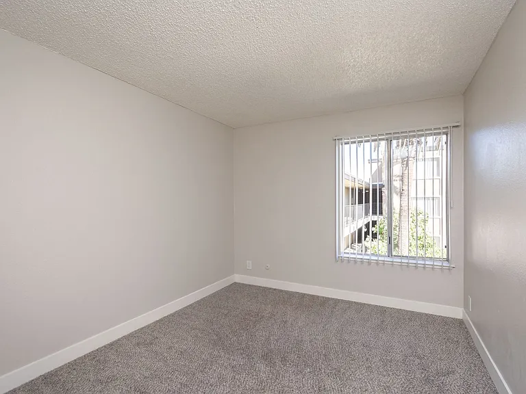 The Elms Apartments at 28th St — Photo 53