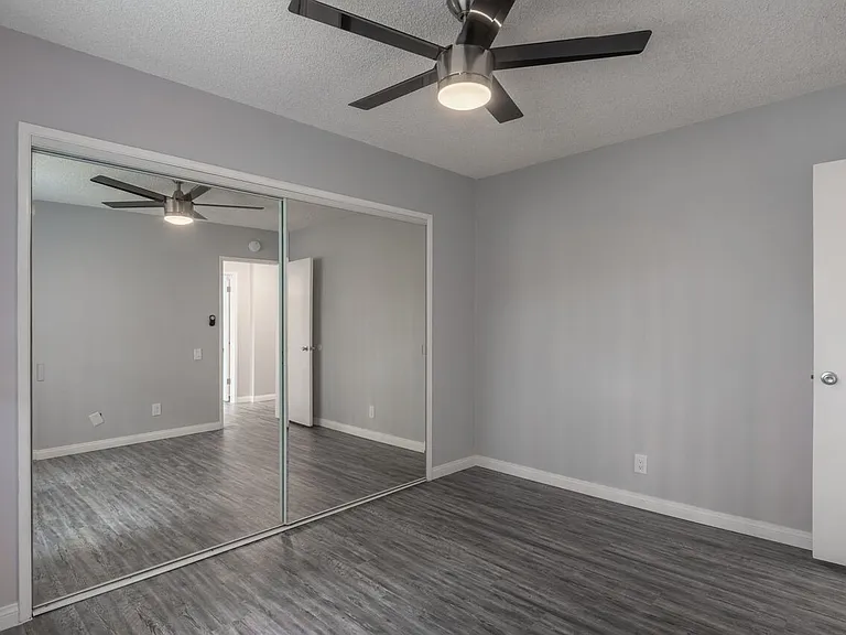 1527 Yale St #6 — Photo 29