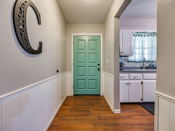 4th image of 1135 Mockingbird Cir