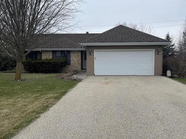 194 Granary CIRCLE, Hartland, WI 53029