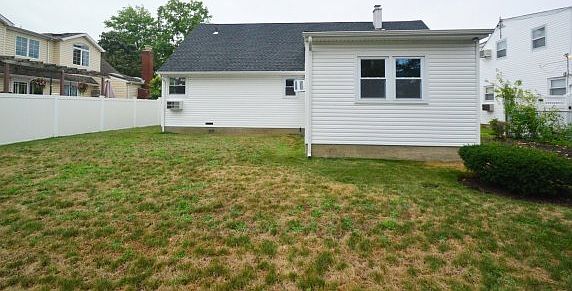 4th image of 3357 Balsam St