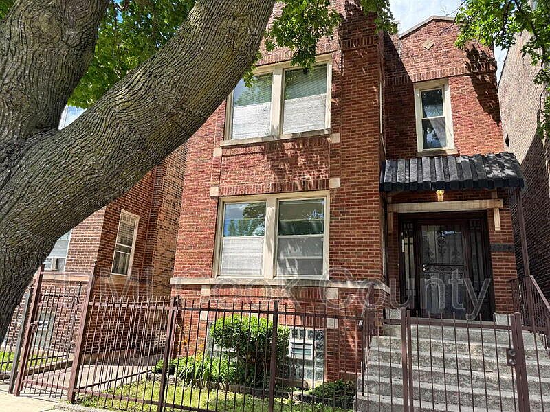 1st image of 3020 W Walnut St APT 1