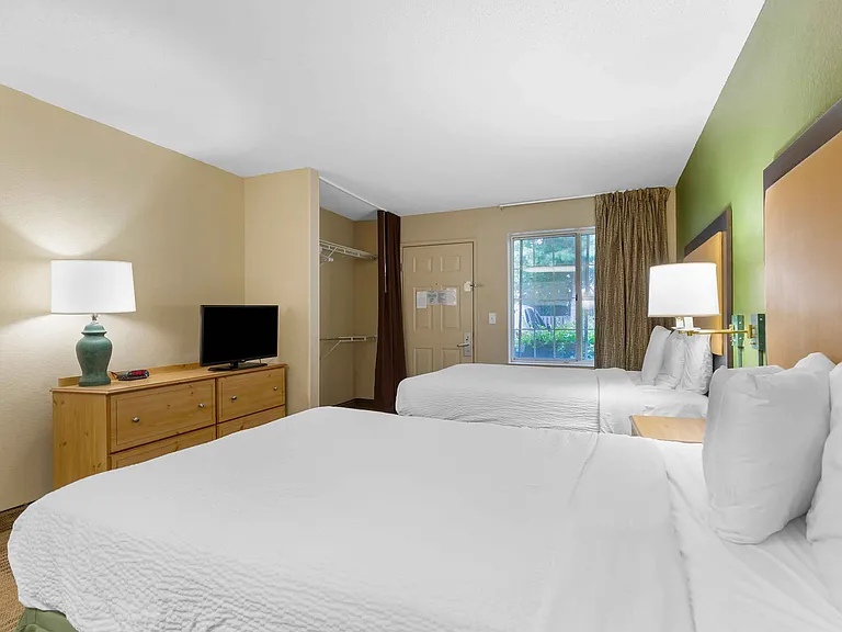 Studio Suite - 2 Full Beds