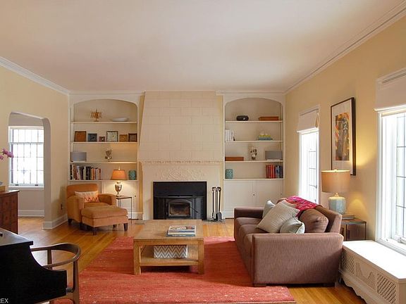 3rd image of 16729 Fernway Rd