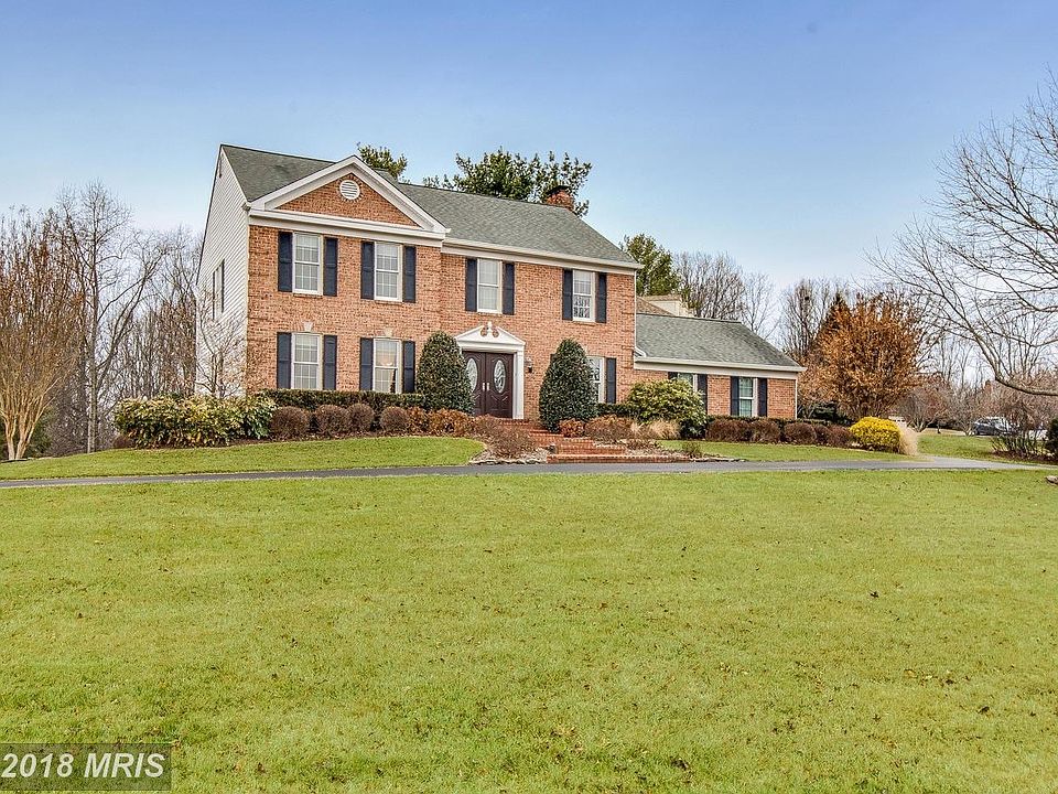 Front- Corner lot makes for huge yard!