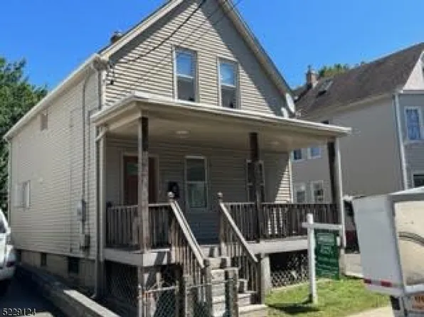 39 Milosh St, Clifton City, NJ 07011