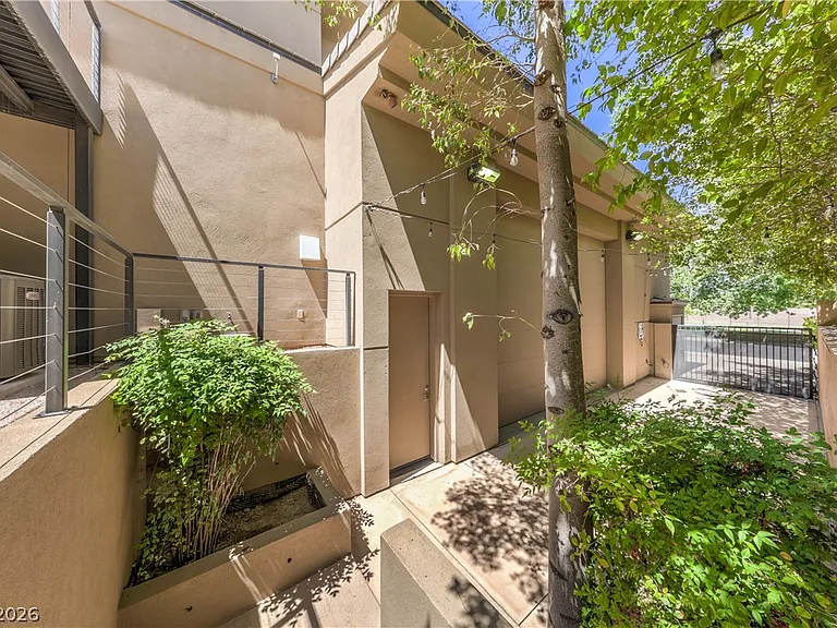 1501 Foothills Village Dr — Photo 70