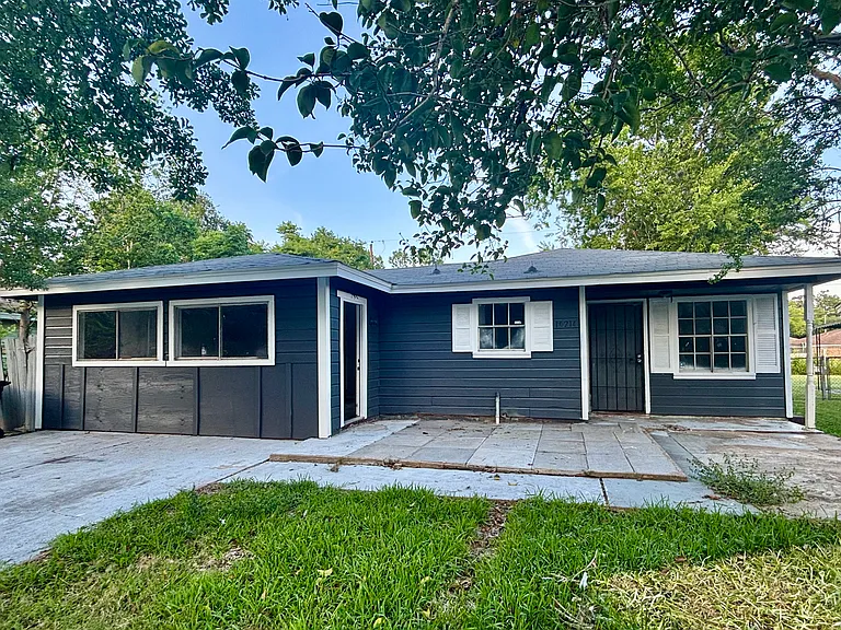 10214 Cheeves Dr — Photo 3