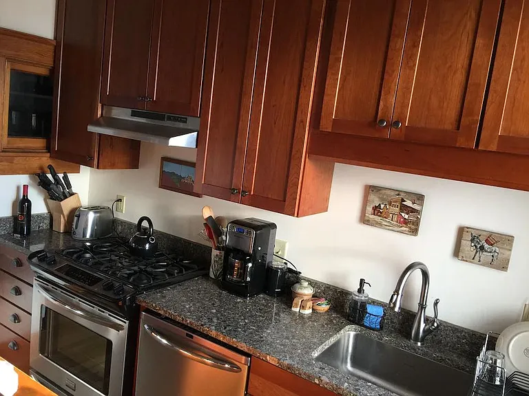 348 F St — Photo 4