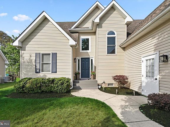 4th image of 37116 Pinehurst Ct