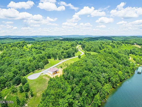 3rd image of 350 River Run Trl
