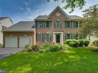 43743 Mink Meadows St, Chantilly, VA 20152