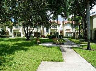 10827 NW 3rd Ct, Hollywood, FL 33026