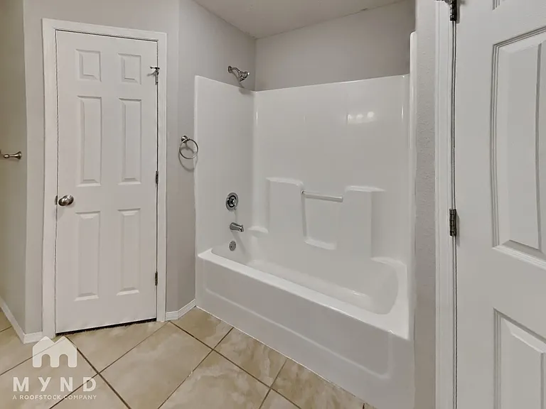 1147 S Arcadia Ave — Photo 13