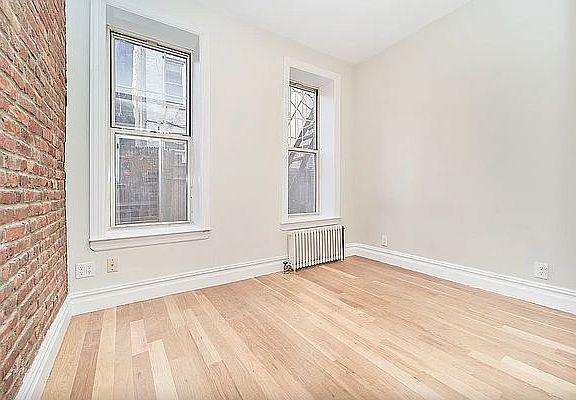 3rd image of 207 W 10th St APT 3D