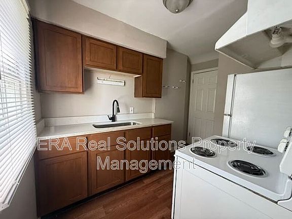 3rd image of 90 N Waverly St