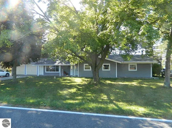 6296 E Beal City Rd, Mount Pleasant, MI 48858