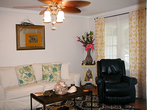 4th image of 1802 Yarbrough Dr