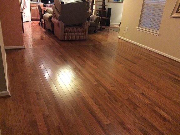 Living facing dining/kitchen