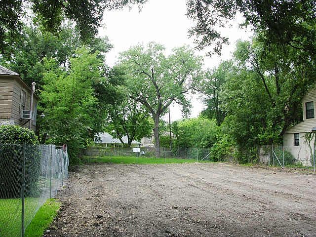 2nd image of 4515 Potomac Ave