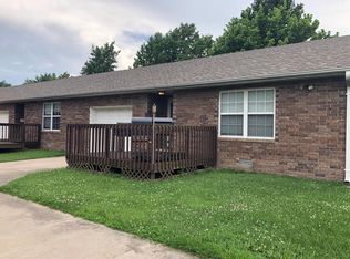 910 E Sycamore St APT C, Monett, MO 65708