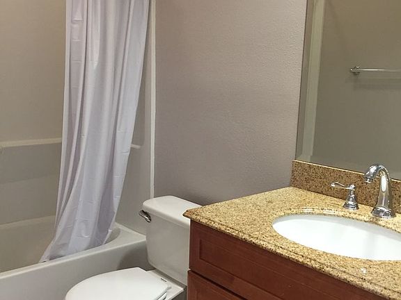 4th image of 21529 Saticoy St APT 210