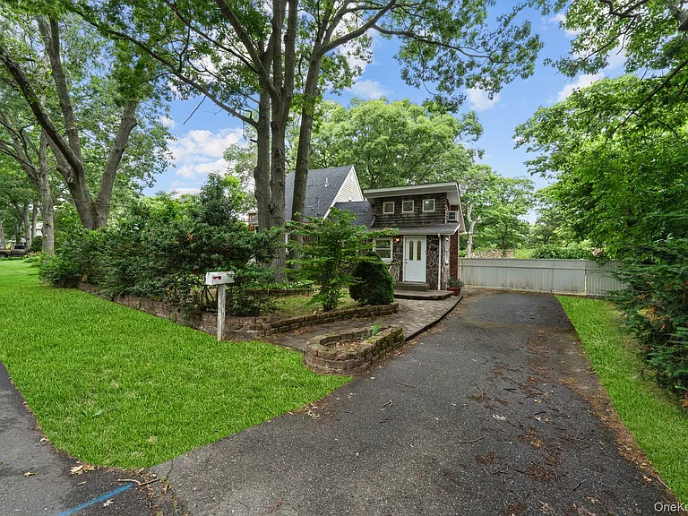 241 Pawnee Ave — Photo 3