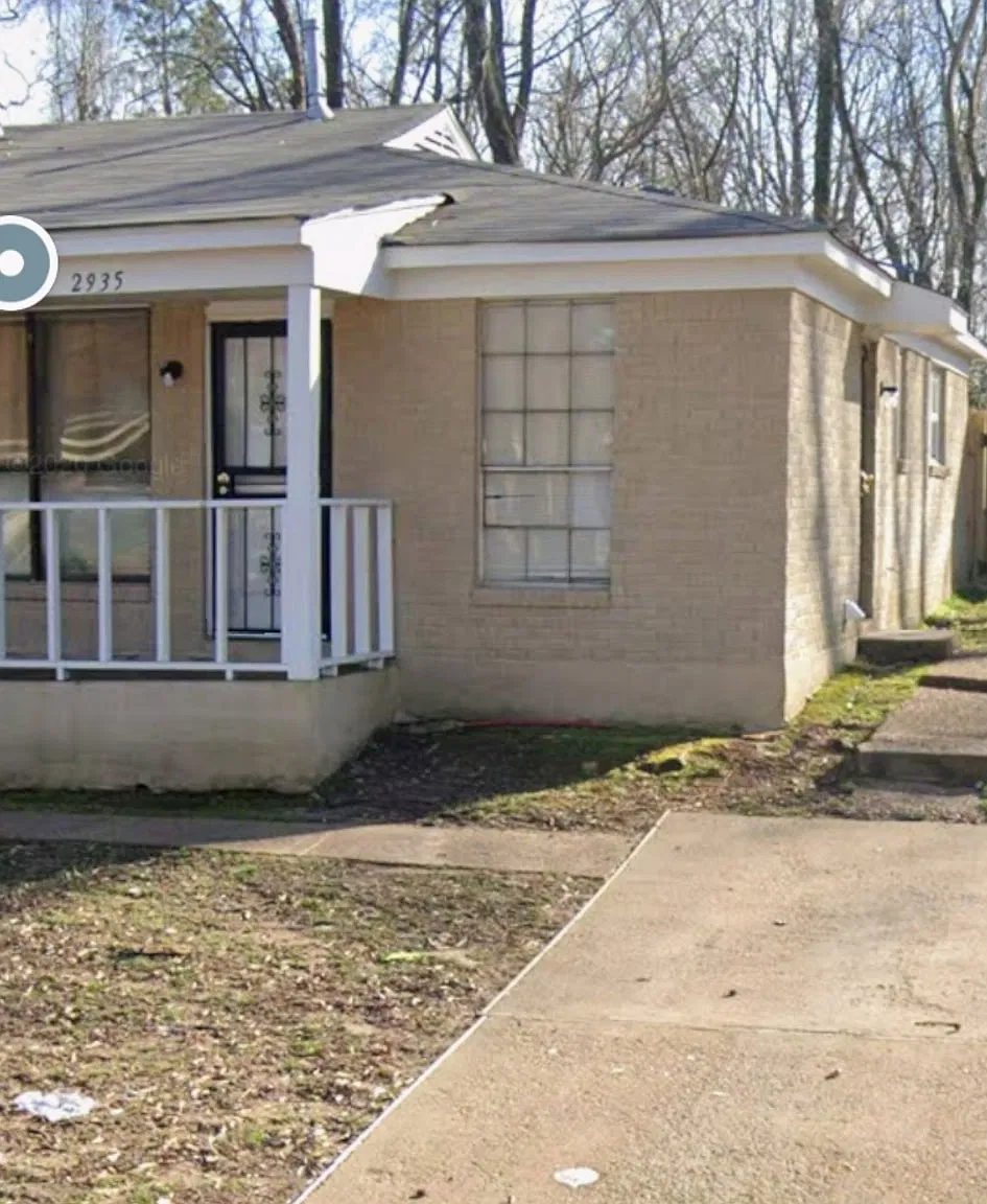 2 bed, 817 sqft, $900 — Photo 1