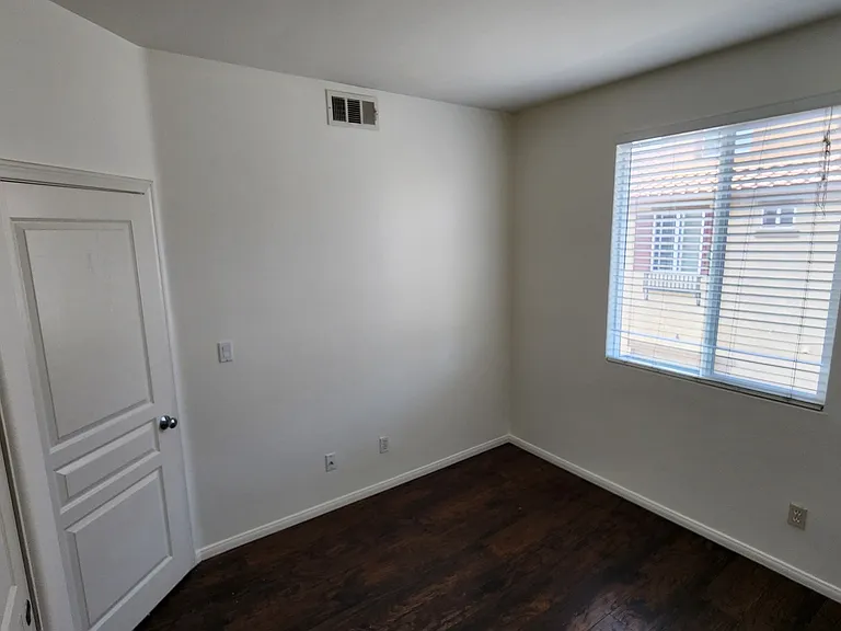 4300 Newton Ave #ASK — Photo 20