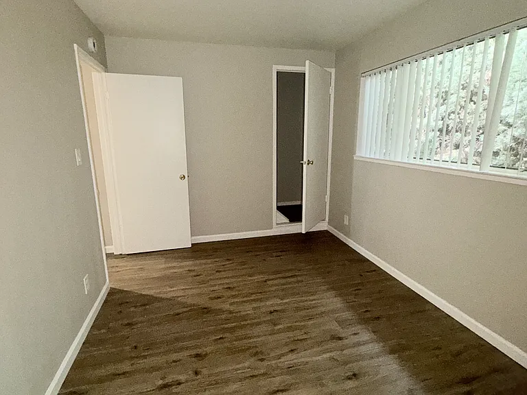 2124 90th Ave #10 — Photo 17