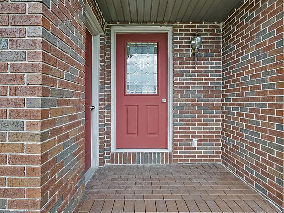 2nd image of 3035 Crestbrooke Dr