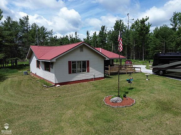 3rd image of 6800 Birch Valley Trl