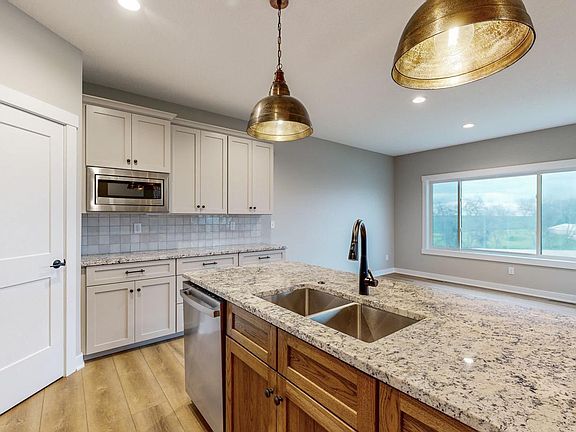 4th image of 1749 Brandt Dr NE