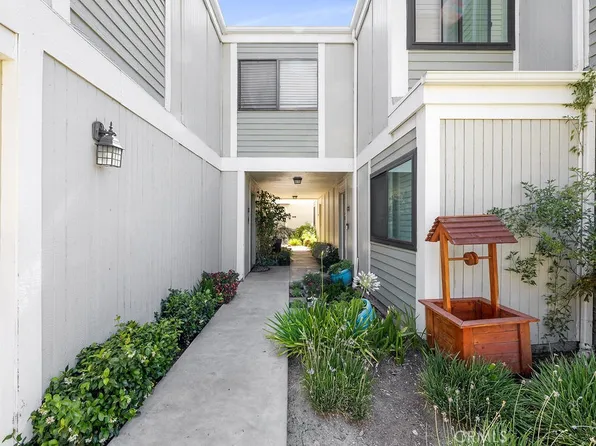 27066 Hidaway Ave Unit 6, Santa Clarita, CA 91351