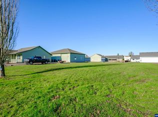 722 Aeronca St, Independence, OR 97351