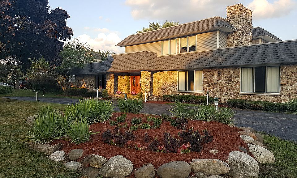 1st image of 155 Sherwood Dr