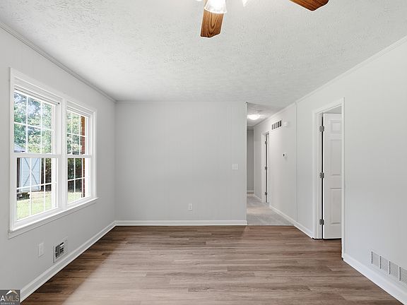 4th image of 6556 Glenwood Dr